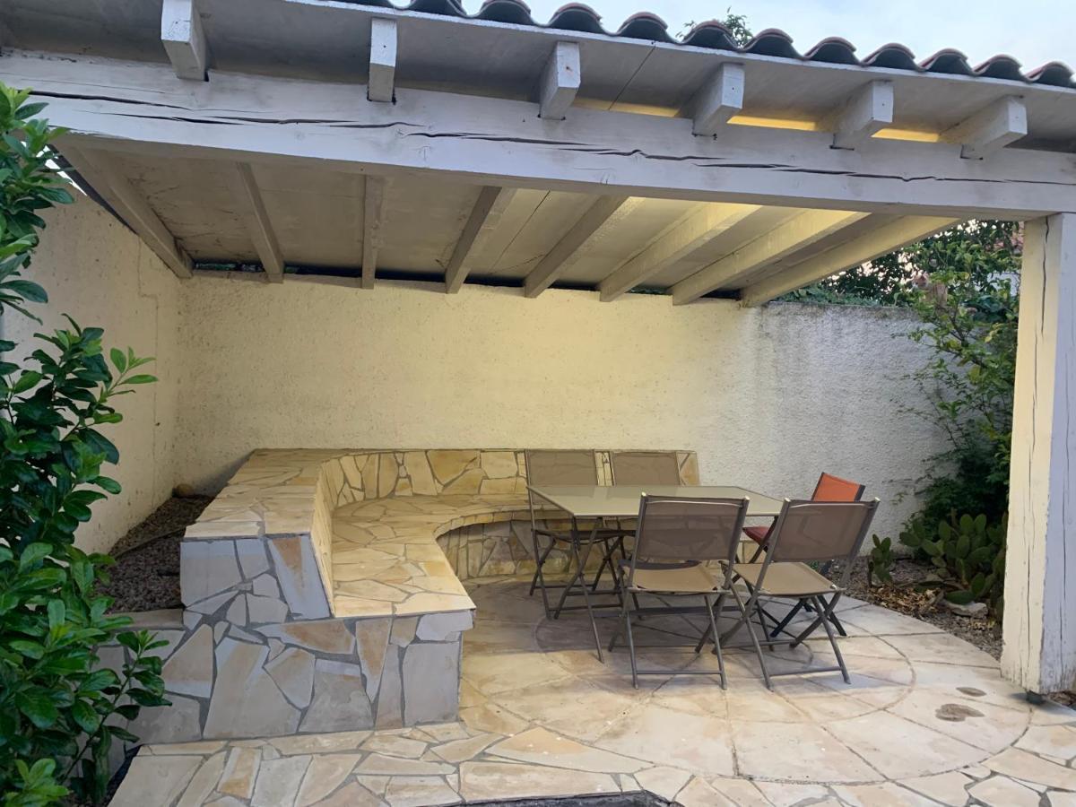 Charmant Logement Avec Piscine Saint-Feliu-d'Avall Exterior foto