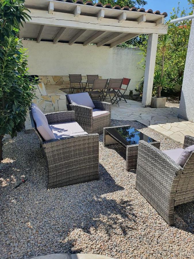 Charmant Logement Avec Piscine Saint-Feliu-d'Avall Exterior foto